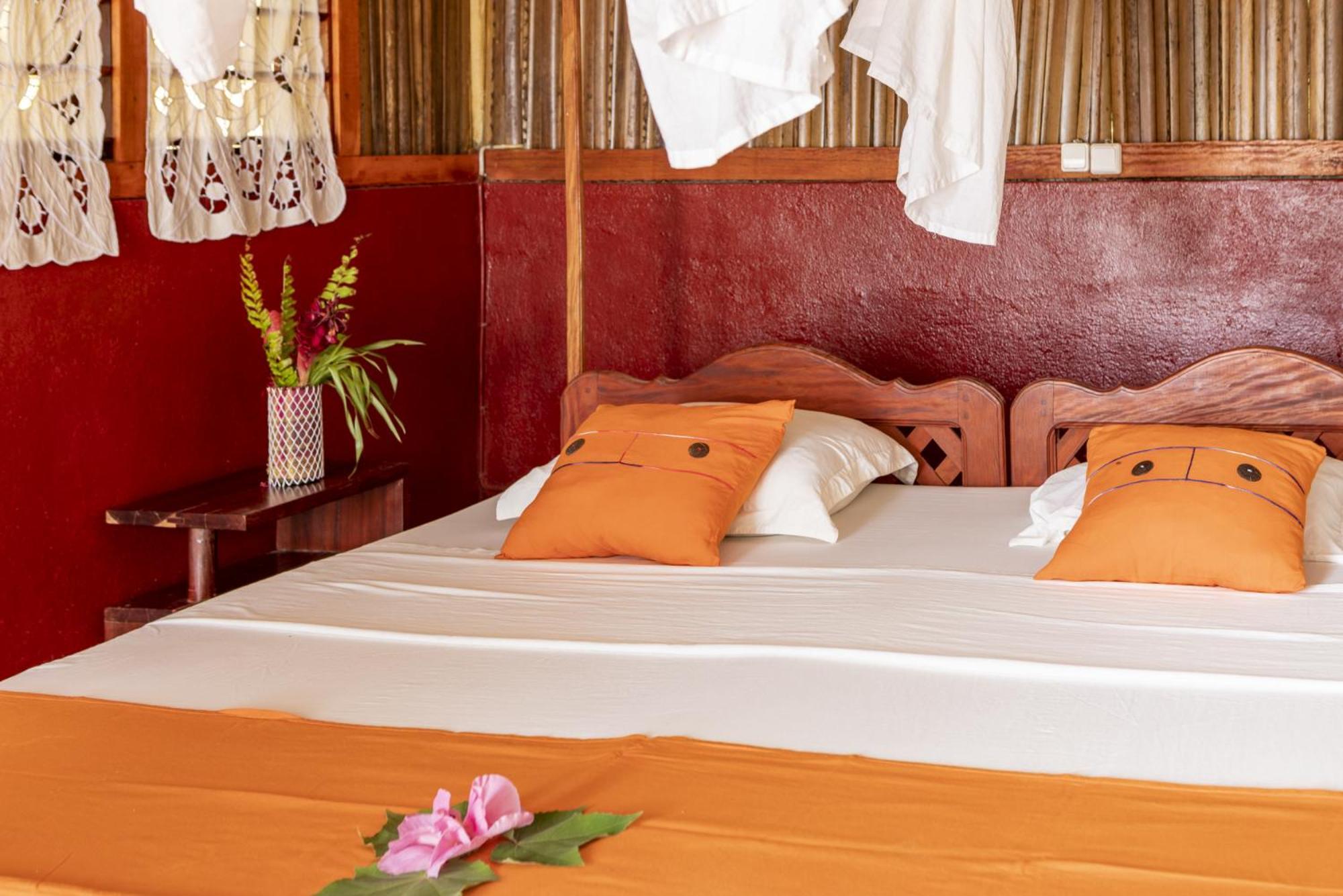 Floraly Komba Hotel - Nosy Komba Экстерьер фото