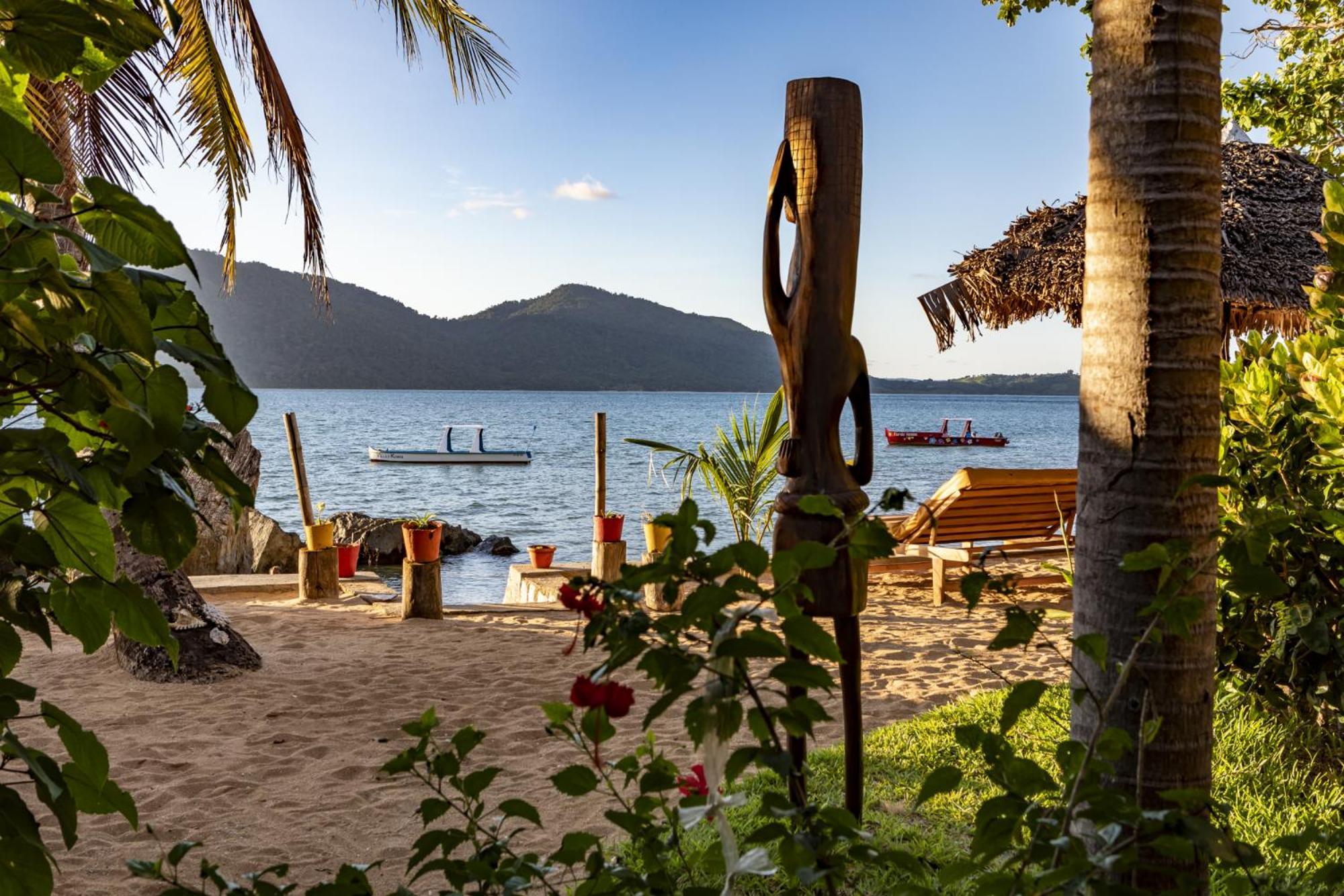 Floraly Komba Hotel - Nosy Komba Экстерьер фото